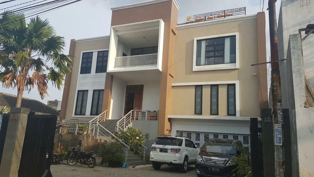 Bintara Jaya Yemima Guest House Бекасі Екстер'єр фото